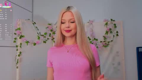 Elsa online show from December 2, 10:23 pm