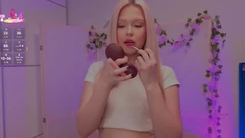 Elsa online show from December 14, 9:53 pm