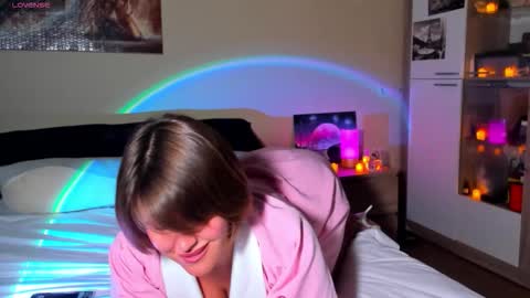 Snapshot of mirrorofsoul chatting on October 26, 4:02 pm Shelley online show from October 26, 4:02 pm