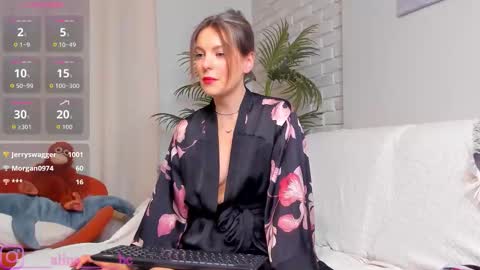 miss___boo online show from November 24, 12:45 am