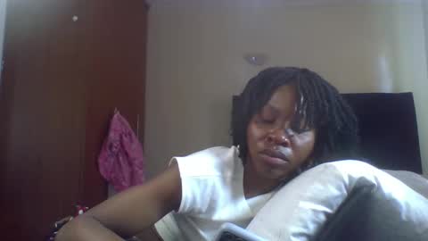 Snapshot of miss_kiarrafit chatting on October 15, 8:17 am Miss Kiarrafit online show from October 15, 8:17 am