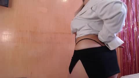 lilieth  online show from October 6, 6:45 pm