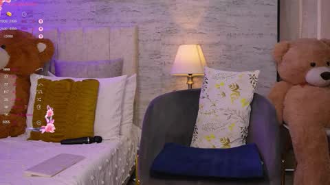 D A N A online show from October 27, 9:42 pm