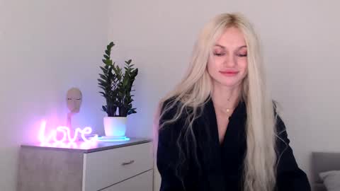 EMMA online show from December 14, 10:18 pm