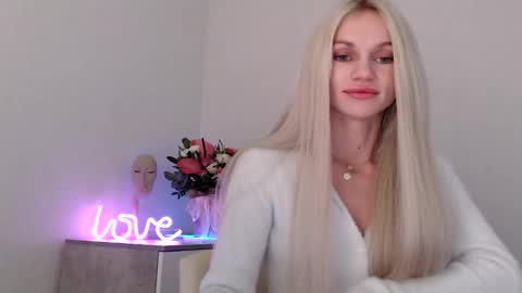 EMMA online show from December 2, 9:15 pm