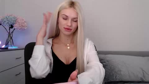 EMMA online show from January 22, 8:49 pm