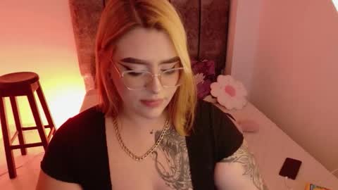 missevans_ online show from January 9, 9:19 pm