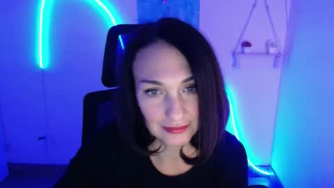 Snapshot of misskristyyy chatting on October 22, 11:37 am Christina online show from October 22, 11:37 am
