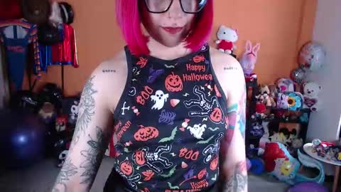 Snapshot of missmia2 chatting on October 20, 4:32 pm Miss Mia online show from October 20, 4:32 pm