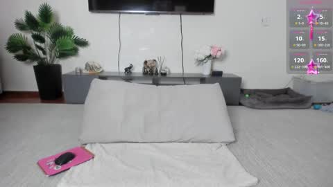 missmiatv online show from February 21, 4:07 am