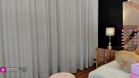 Snapshot of misspaulina__ chatting on March 5, 11:27 pm Pau Giraldo online show from March 5, 11:27 pm