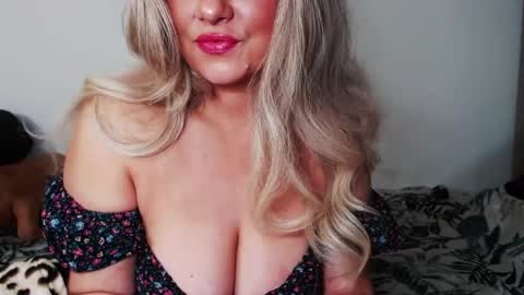 Missqueen1416 online show from March 7, 10:10 pm