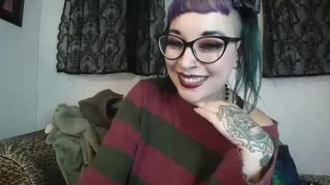 Missy Dee online show from November 2, 7:56 am