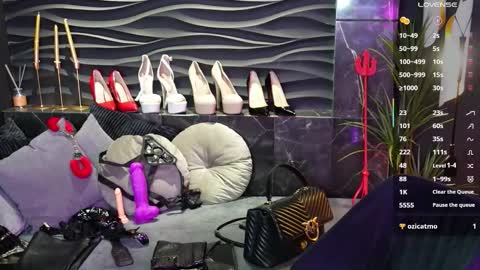 Snapshot of mistress_darsy chatting on October 20, 1:47 pm Darsy online show from October 20, 1:47 pm