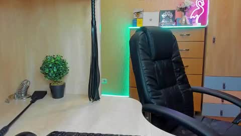 Mistress Kristi online show from February 28, 5:59 pm