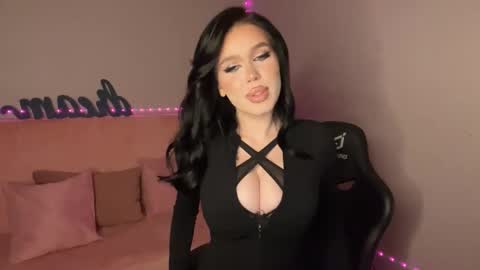 Mia online show from October 25, 9:21 pm