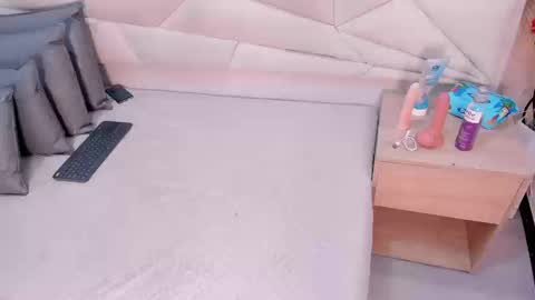 mistt_miaa online show from September 24, 10:42 pm