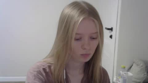 Amelia online show from November 22, 11:57 am