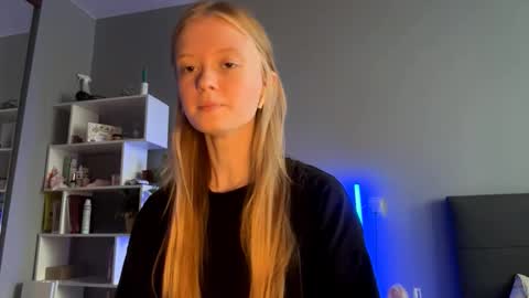 Amelia online show from October 6, 2:12 pm