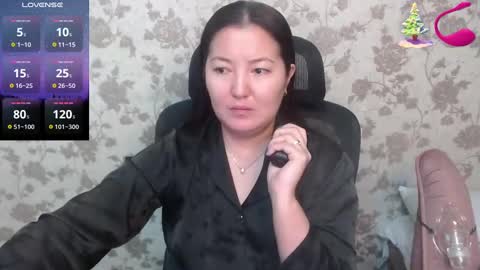 Snapshot of miya_sexasian chatting on December 15, 10:37 pm Miya asian online show from December 15, 10:37 pm