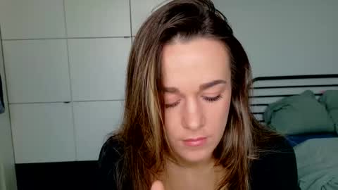 mmminnie online show from January 8, 9:02 am