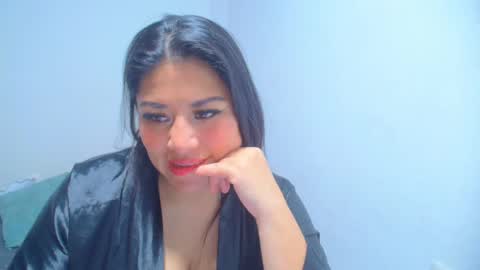 Catalina online show from February 18, 3:10 am