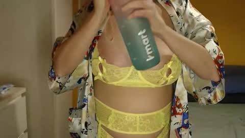 Mockingjay3001 online show from November 25, 5:15 pm