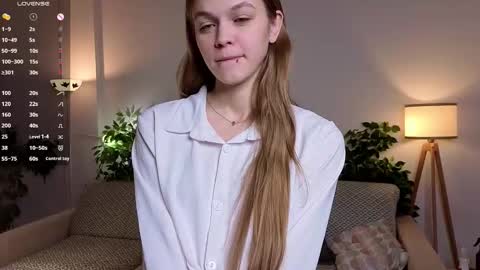 Laura online show from November 27, 11:24 am