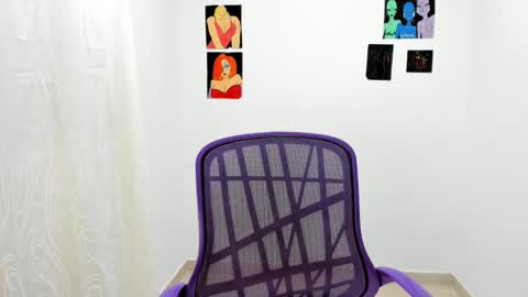 Snapshot of molly_13 chatting on October 4, 6:08 am molly_13 online show from October 4, 6:08 am