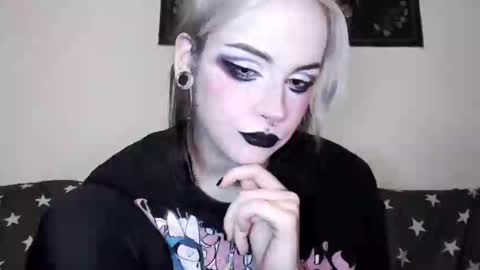 Molly Crow online show from March 8, 11:49 pm