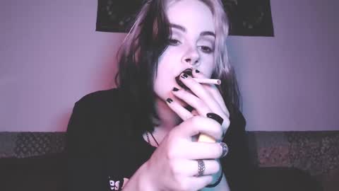 Molly Crow online show from February 24, 1:11 am