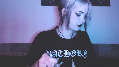 Molly Crow online show from February 13, 10:11 pm