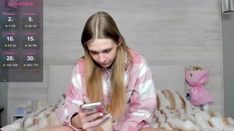 Molly Hunt online show from March 8, 3:59 am