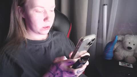 I have new photos come and see with love Molly online show from February 1, 4:44 am