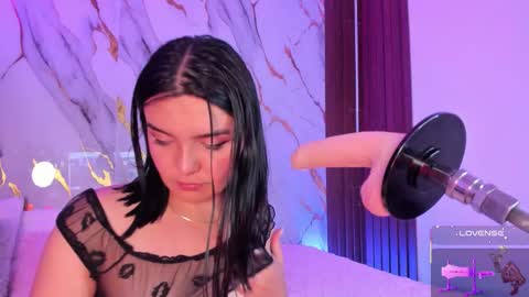 New girl Emily Valentina  Michelle online show from January 6, 8:45 pm