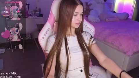 Snapshot of mollymurrrr chatting on October 31, 2:57 am Molly online show from October 31, 2:57 am