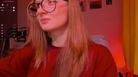 mollytucker online show from November 23, 4:30 pm