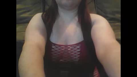 Snapshot of mommies_mooseknuckle chatting on October 17, 1:25 pm mommies_mooseknuckle online show from October 17, 1:25 pm