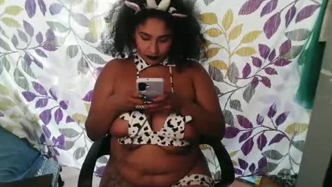 Mommy bubbles online show from November 18, 6:53 pm