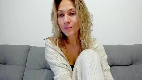 Mona online show from November 24, 6:04 am