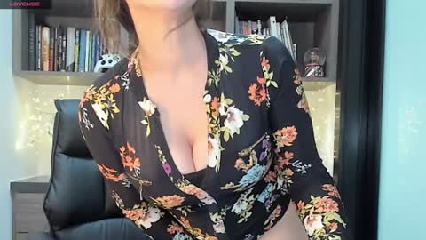 Monilee online show from January 7, 8:52 pm