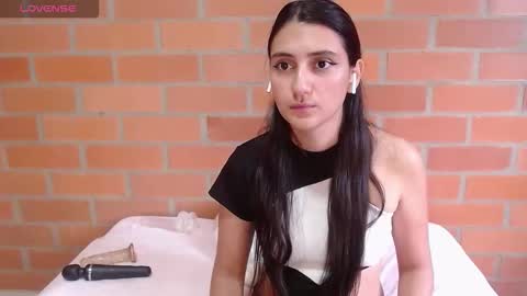 Luisa online show from October 10, 4:45 pm