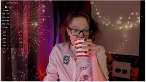 Roxy online show from December 5, 7:28 pm