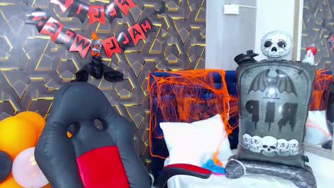 moon_and_fire_ online show from October 26, 5:36 am