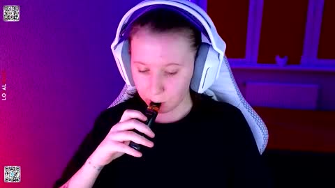 Lola online show from February 11, 4:30 pm