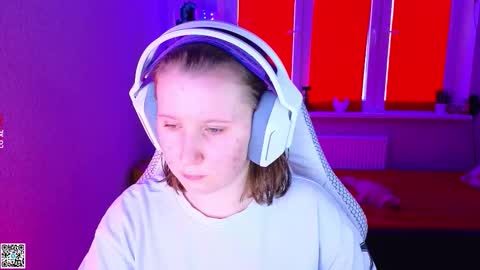 Lola online show from November 24, 12:40 pm