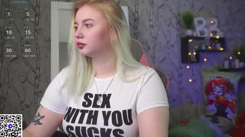 Emilia online show from November 18, 8:04 am