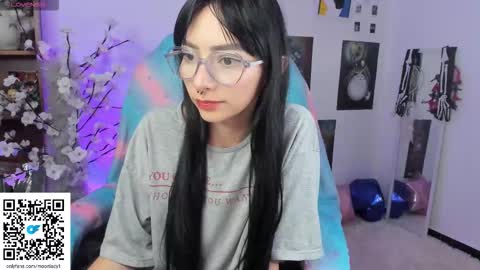 MOON  online show from November 6, 4:40 am