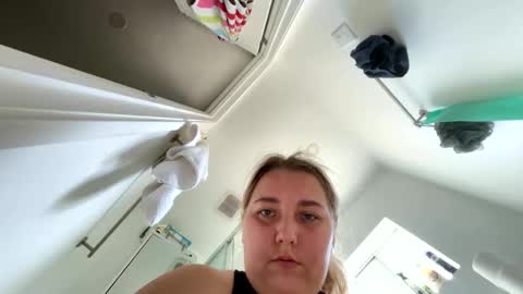 moorning_burst online show from November 3, 8:13 pm