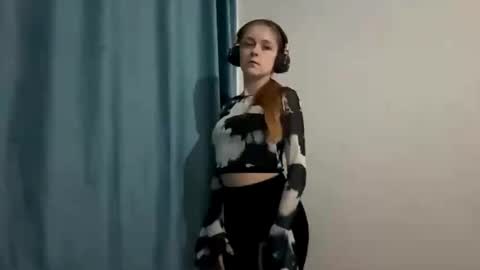 Jenny online show from November 26, 4:08 pm